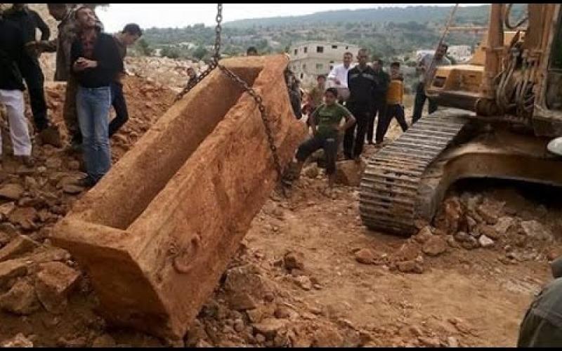 العثور على مدفن أثري في بيت راس