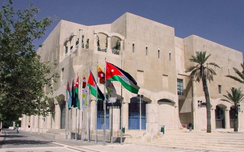 إحالة موظفين بالأمانة للتحقيق وسحب 10 مركبات