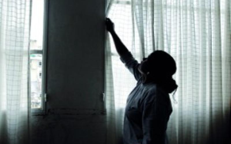 طلب الملف الجنائي والفحص النفسي لعاملات المنازل