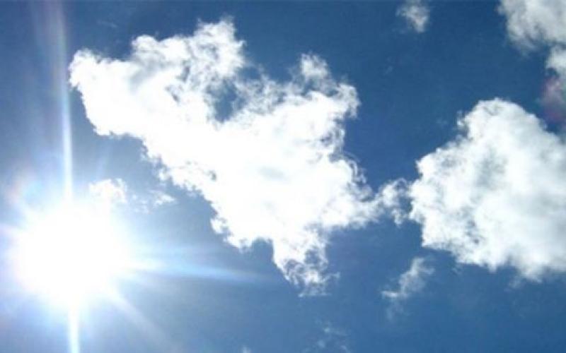 أجواء حارة وجافة نهارا ومعتدلة مساء