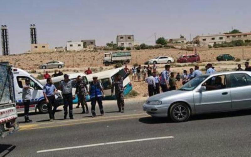 اربد: 11 إصابة بتصادم مركبتين وباص