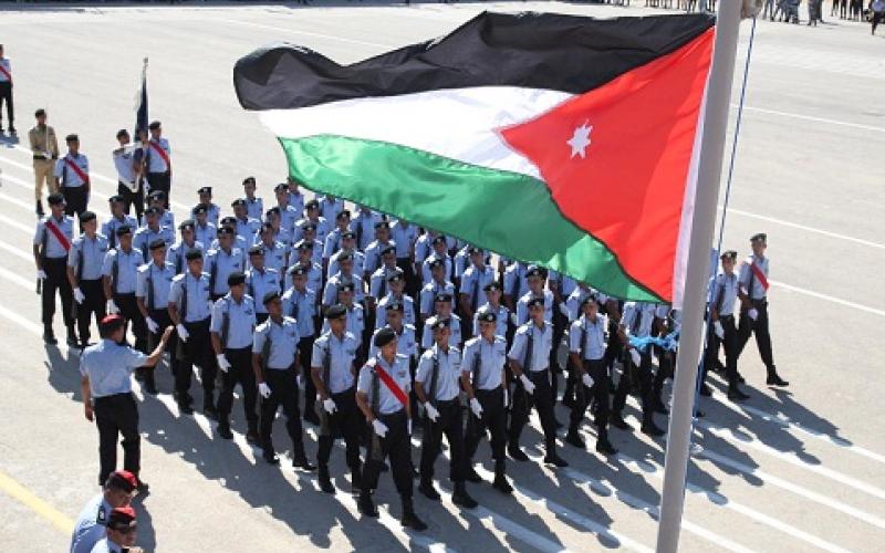 صرف إكراميات نقدية لأسر شهداء الأمن العام .‎