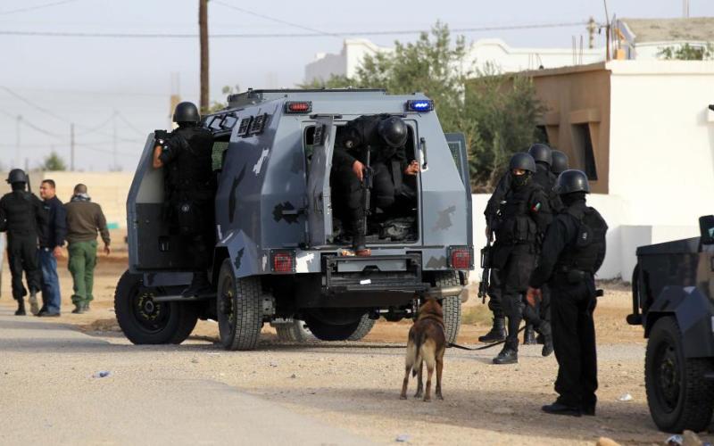 معان: مداهمات أمنية والقبض على مطلوبين ومشبوهين