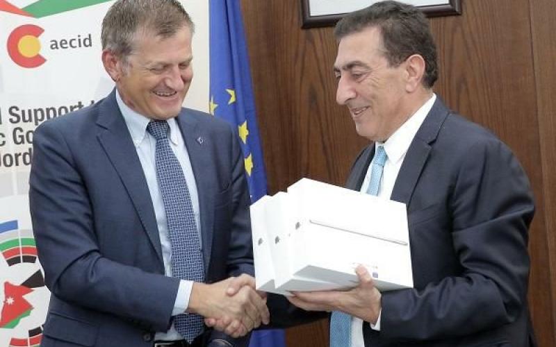 "تابلت" لكل نائب