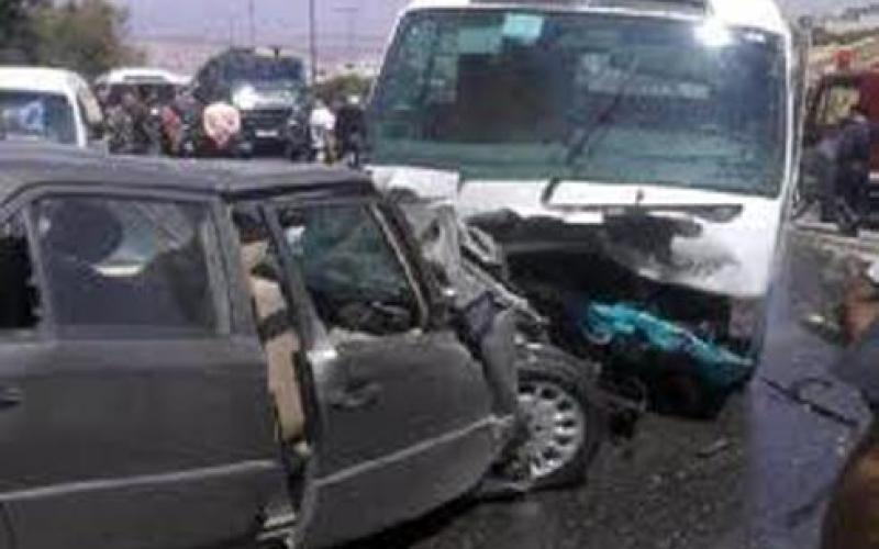 الكرك: وفاة و12 إصابة بتصادم باص مع مركبة