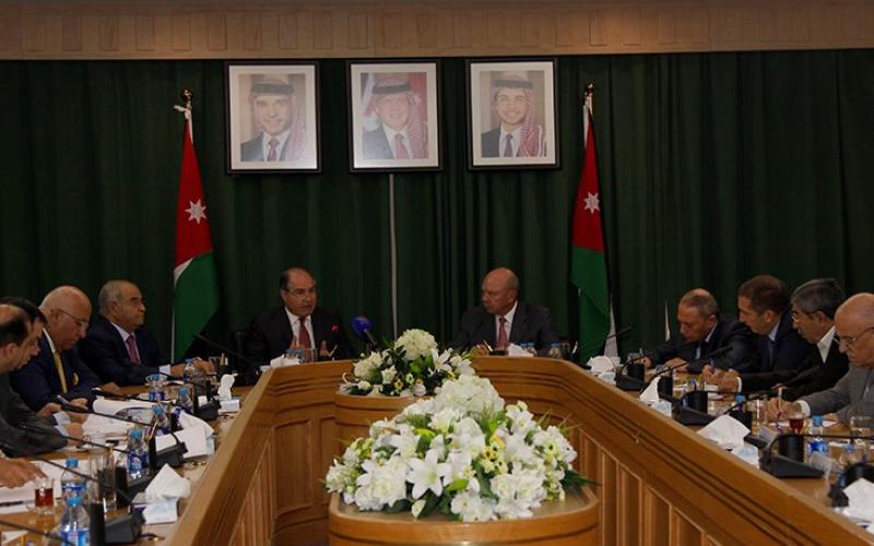 الملقي: لا تغيير على شرائح "الدخل" ورفع "المبيعات" إشاعة