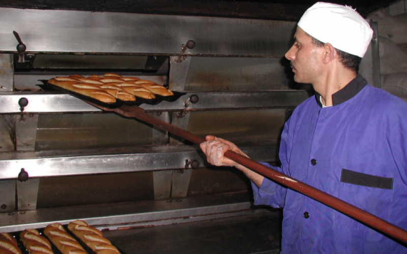 عمال المخابز: ساعات عمل طويلة في ظل ارتفاع درجات الحرارة