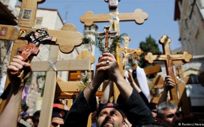 هآرتس : 3 صفقات بيع سرية لأملاك الكنيسة الأرثوذكسية في القدس