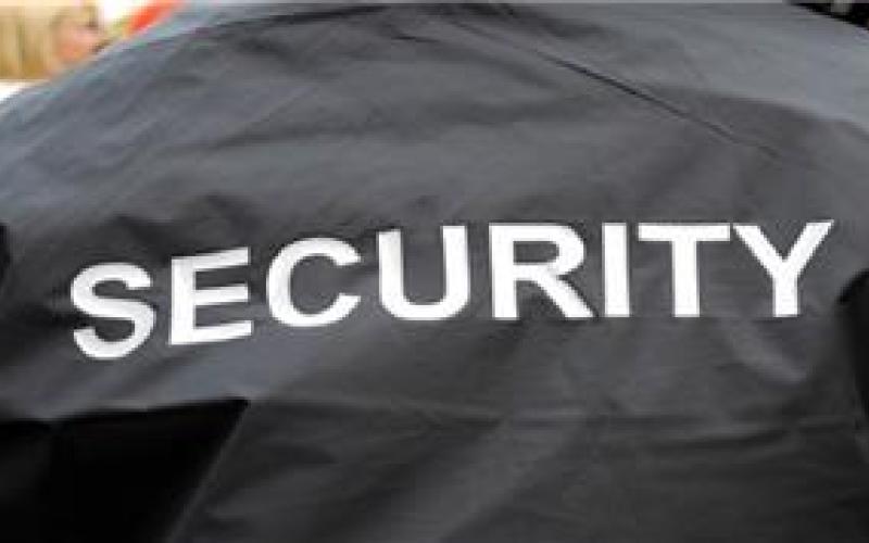 اتفاقية لتحسين أوضاع 1100 عامل بالأمن والحماية