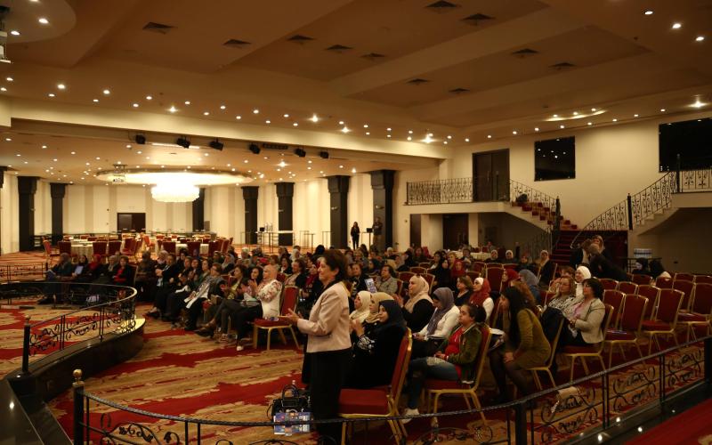 "مساواة" توصي بالتعاون مع قادة المجتمعات لتعزيز حقوق النساء