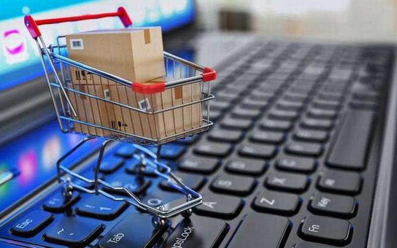 علان: البيع الالكتروني يهدد تجارة الالبسة والاحذية