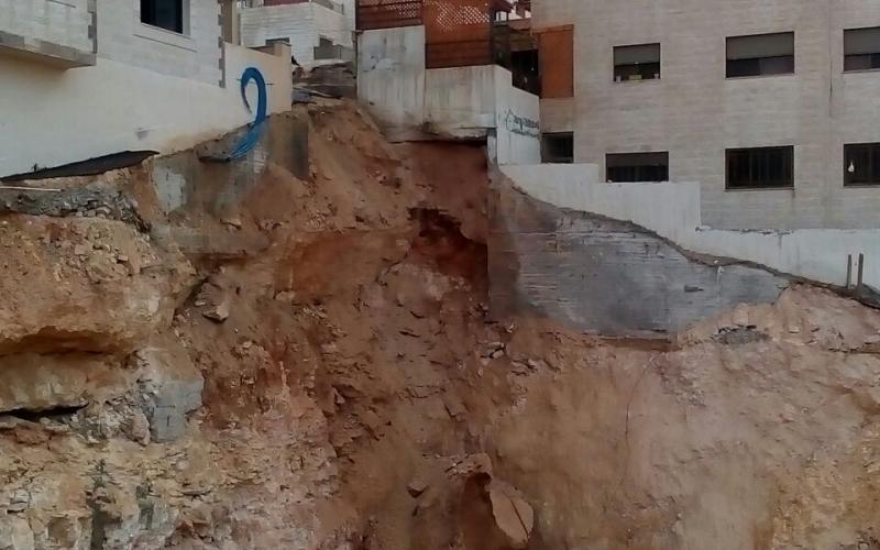 اخلاء مبنيين لسبب حفريات قيد الانشاء وعدم الالتزام بالتوصيات الهندسية