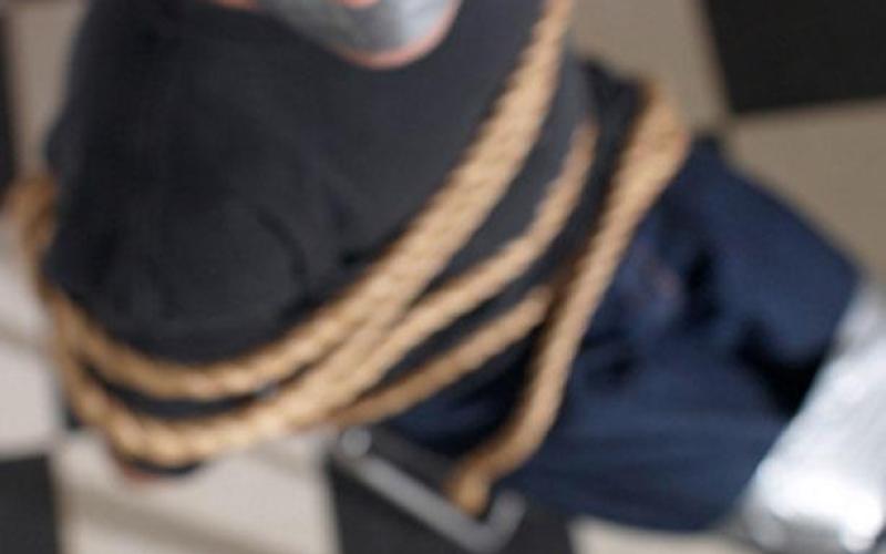 الأمن يقبض على اربعة أشخاص خطفوا مواطنا تحت تهديد "البلطات"