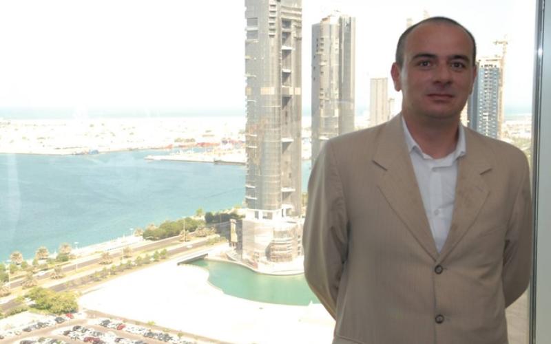 وفاة والدة الصحفي تيسير النجار