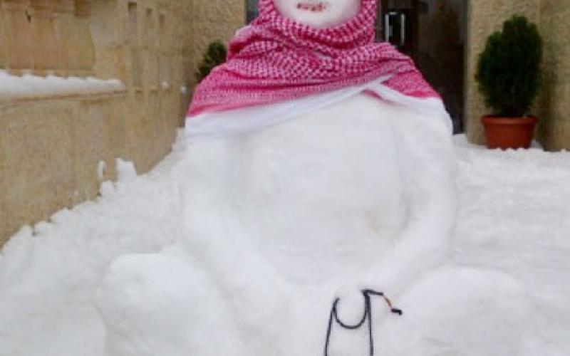 تغطية الأنف والفم بوشاح في الشتاء يقي من الأزمات