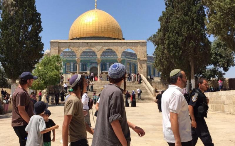 مستوطنون يقتحمون الأقصى هاتفين "القدس عاصمة اسرائيل"