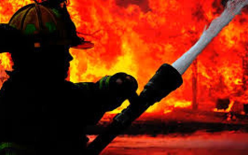 إصابة مواطن بضيق تنفس اثر حريق منزله بالرصيفة