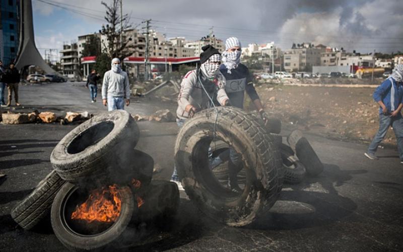 إصابات في مواجهات متواصلة مع الاحتلال في القدس (شاهد)
