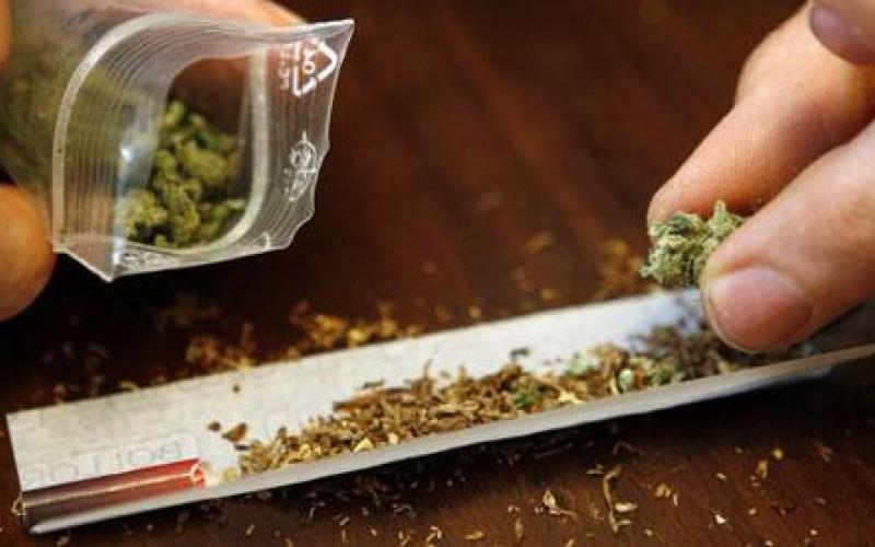 القبض على 12 شخصا من مروجي المخدرات في التاج