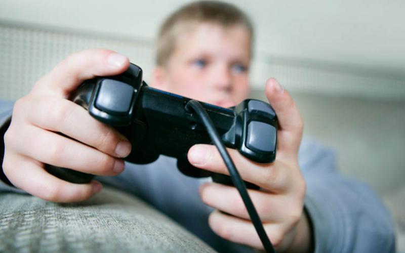تحذيرات من ألعاب الكترونية تخترق خصوصية الأطفال