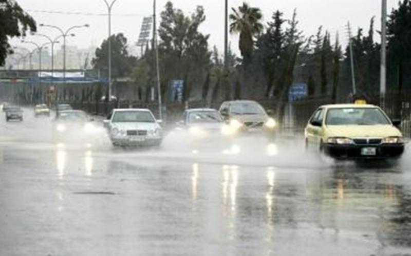 المُنخفض الجوي يقترب أثناء الليل