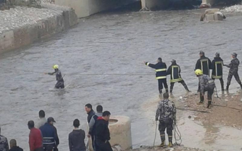 مواصلة البحث عن شاب غرق سيل الزرقاء