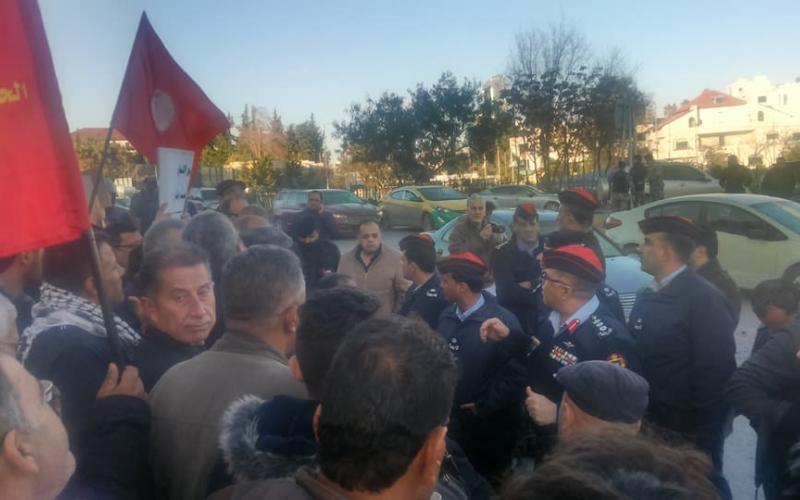 فض اعتصام الأحزاب اليسارية والقومية أمام الرئاسة