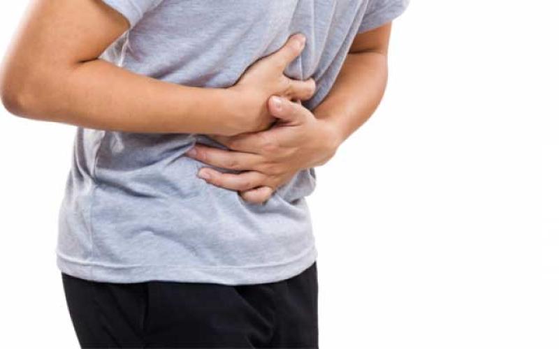 3 إصابات بتسمم غذائي في عمان