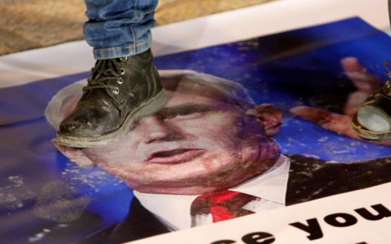 الاضراب الشامل يعم الاراضي الفلسطينية احتجاجا على زيارة بنس