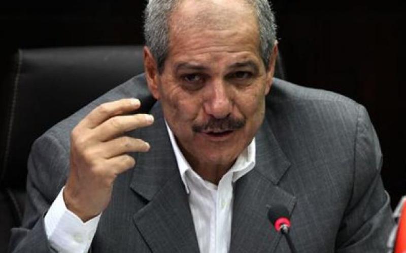 الطراونة لـ سائق الحافلة: الملك منزعج.. والروابدة يعتذر