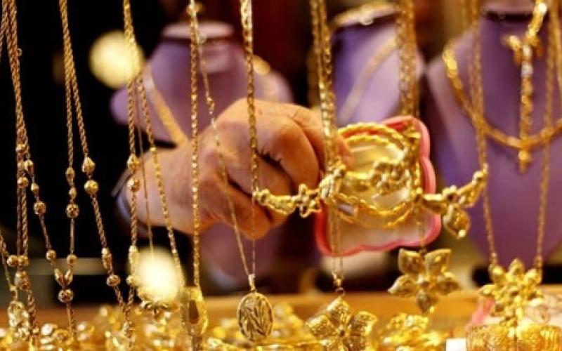 تراجع اقبال المواطنين على شراء الذهب