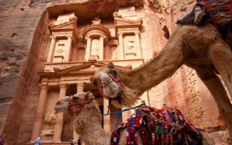 مالك شركتي "تيسلا" و"اكس سبيس" يغرد لمدينة البترا