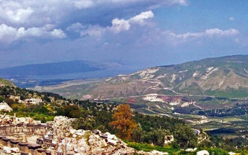 خطة تنمية سياحية وثقافية مستدامة لمنطقتي أم قيس والحمّة في الأردن