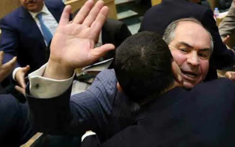 ماذا قال بعض النواب عن مطلب رحيل الملقي؟