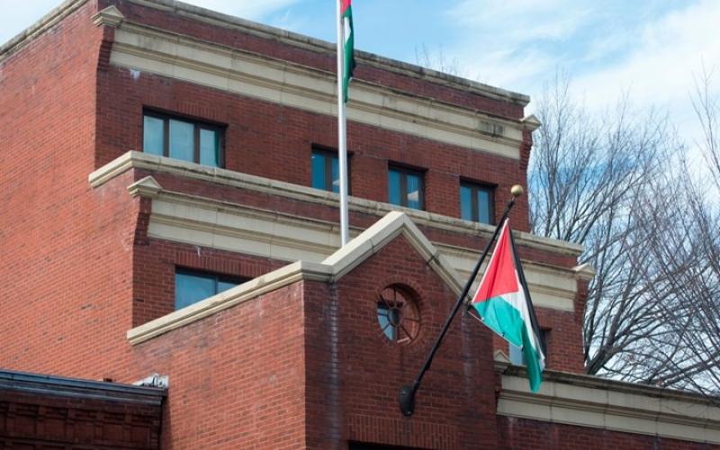 ترامب يغلق مكتب منظمة التحرير بواشنطن.. هكذا علّق عريقات