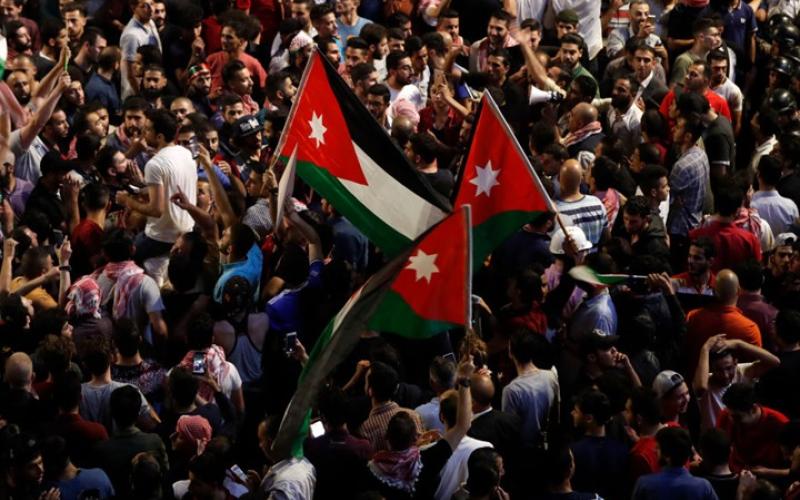 الحكومة تصطدم بجدار شعبي بالمحافظات