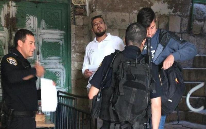منع موظفين من دخول المسجد الأقصى