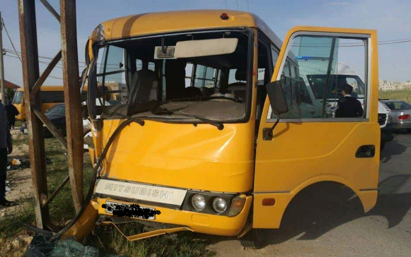 14 اصابة بتصادم 4 مركبات وحافلة مدرسة في عمان