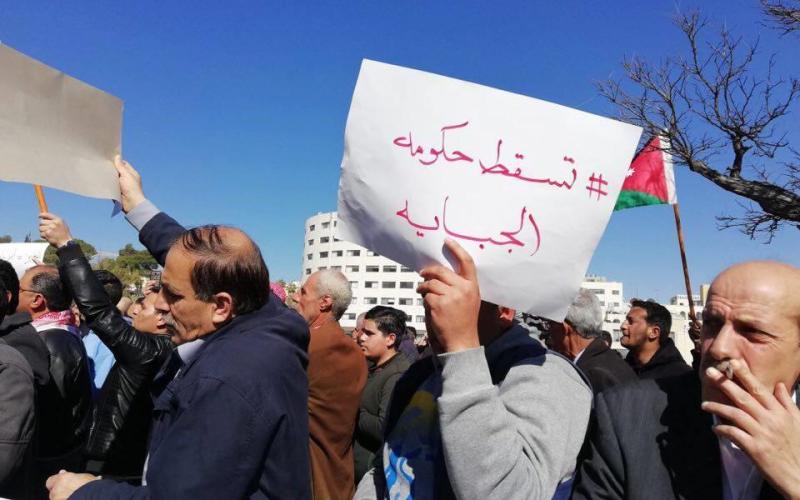 "ضريبة" الشعبية تحت قبة البرلمان