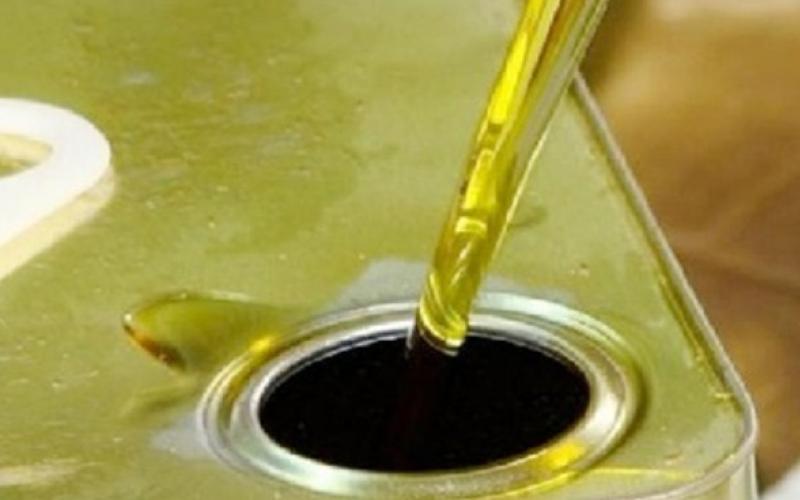 الغذاء والدواء تضبط 535 تنكة زيت زيتون مغشوش