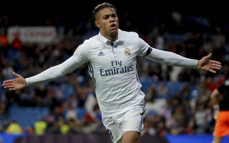 أزمة ماريانو تدفع ريال مدريد للتعاقد مع مهاجم في يناير