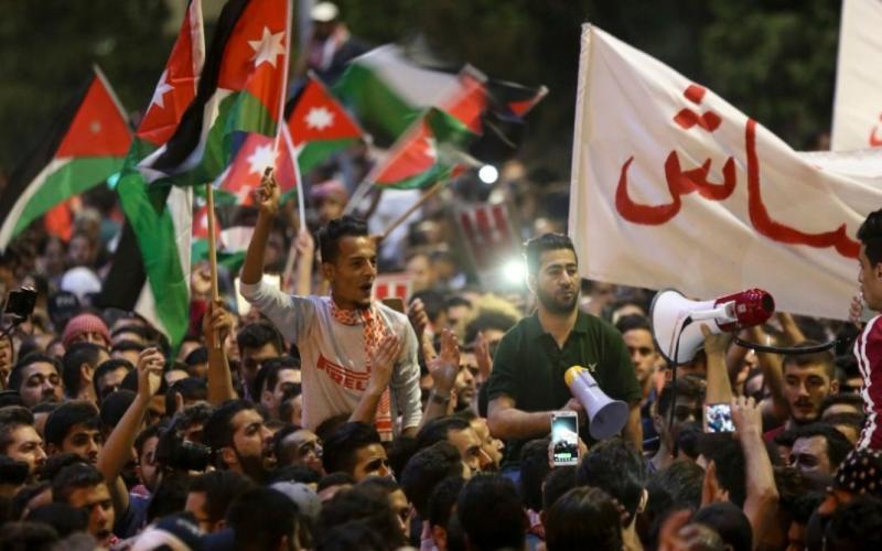 الأردن والحلقة المفرغة.. ديون لسد الديون