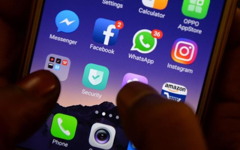 فيسبوك يخطط لدمج خدمات المراسلة الخاصة به