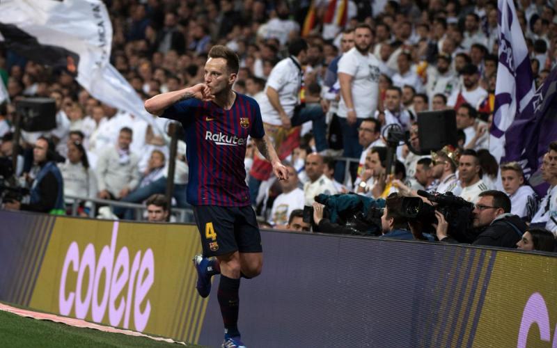 برشلونة يواصل «هزيمة» ريال مدريد (صور)