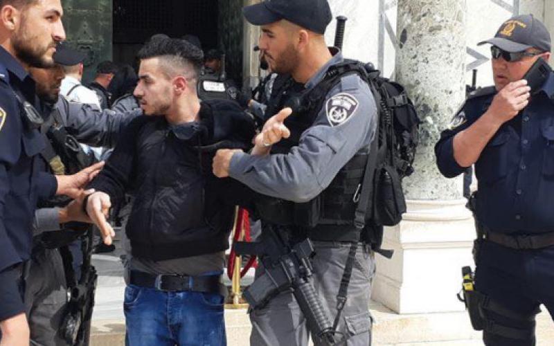 اعتداء على المصلين بالأقصى بالضرب المبرح