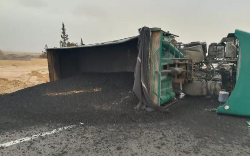 وفاة وإصابتان بحادث تصادم على "الصحراوي"