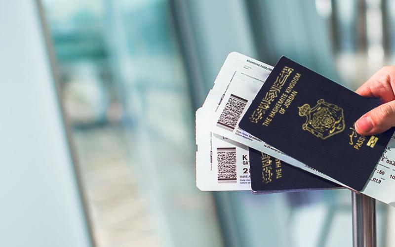 استئناف تجديد جوازات السفر في المطار