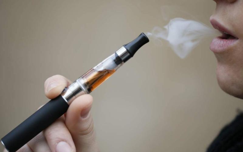توجه للسماح بإدخال السجائر الإلكترونية للأسواق المحلية