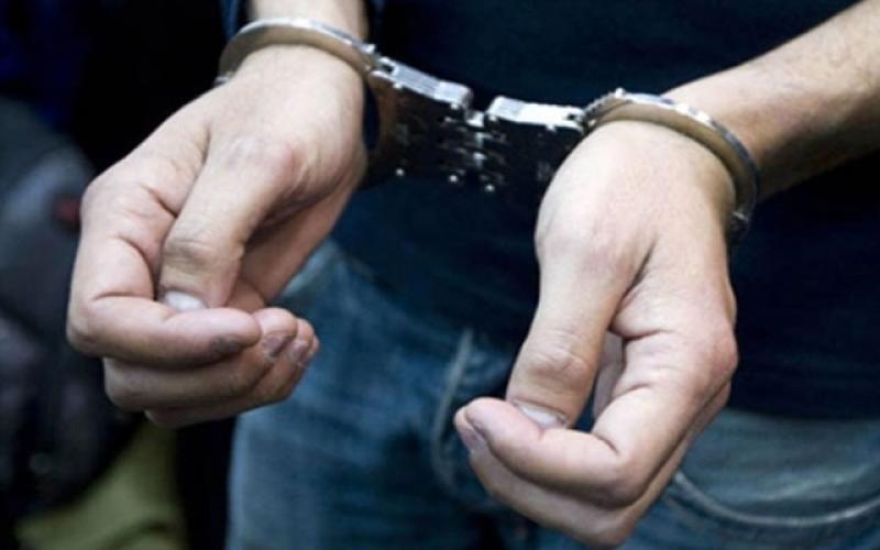 القبض على خمسة أشخاص قاموا بالإحتيال على فتاة عربية في عمان