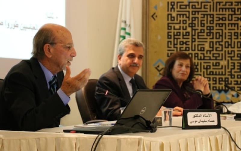 منتدون يناقشون الدعوة إلى إعادة كتابة التاريخ العربي في ضوء نظريات الاتصال الحديثة